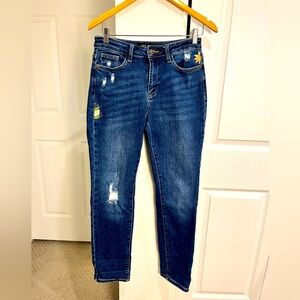 Judy Blue Woman’s Embroidered Floral Dark Wash Jeans Straight Boyfriend Fit 3/26